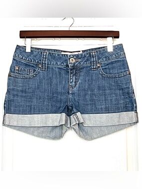 Chloe Women’s Cuffed Denim Shorts Sunburst Embroidered Pocket Size 5/6 Y2K Boho